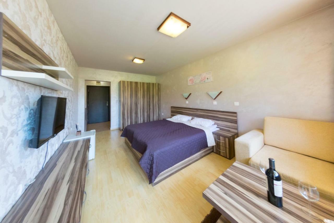 Forest Nook Aparthotel Pamporovo Exterior photo