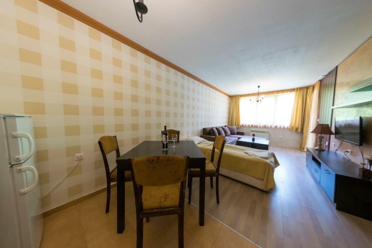 Forest Nook Aparthotel Pamporovo Exterior photo